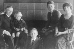 Pa, Emma and boys ca. 1925